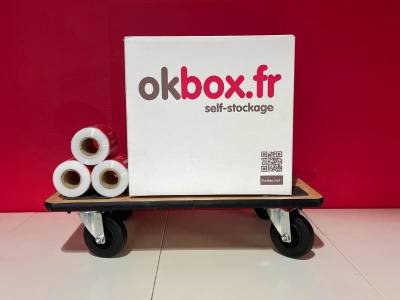 okbox garde meuble Nantes box stockage Chariot de manutention